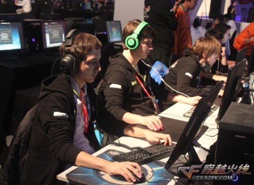 资讯绝地求生一键三连关注解锁更多新模式