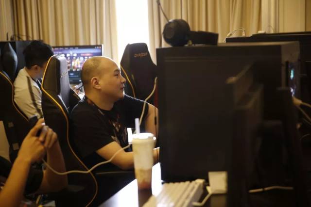 这集我见过，越南上单不当言论遭永久封禁