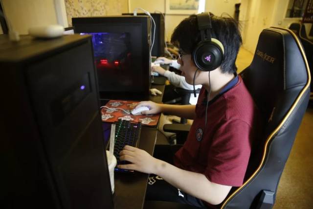 【战报】2025MSI季中冠军赛对抗赛Day3综述：RNG爆冷不敌PSG