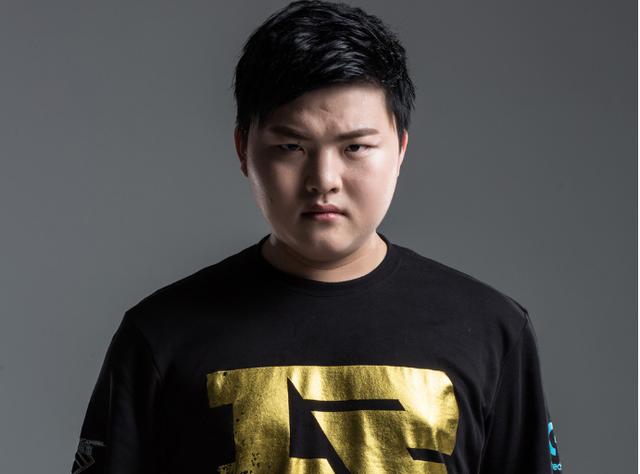 38位选手合同到期，LPL转会窗情况很精彩