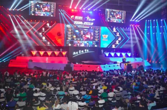 在今天结束的PCS春季赛决赛中，PSG三比零横扫FAK夺得冠军 打野选手Junjia荣膺FMVP，带领PSG锁定MSI！