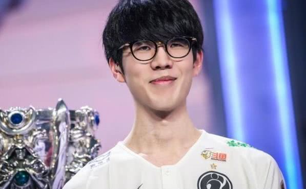 【数据前瞻】 Weibo Gaming vs Anyone's Legend Xiaohu能限制Shanks到什么程度