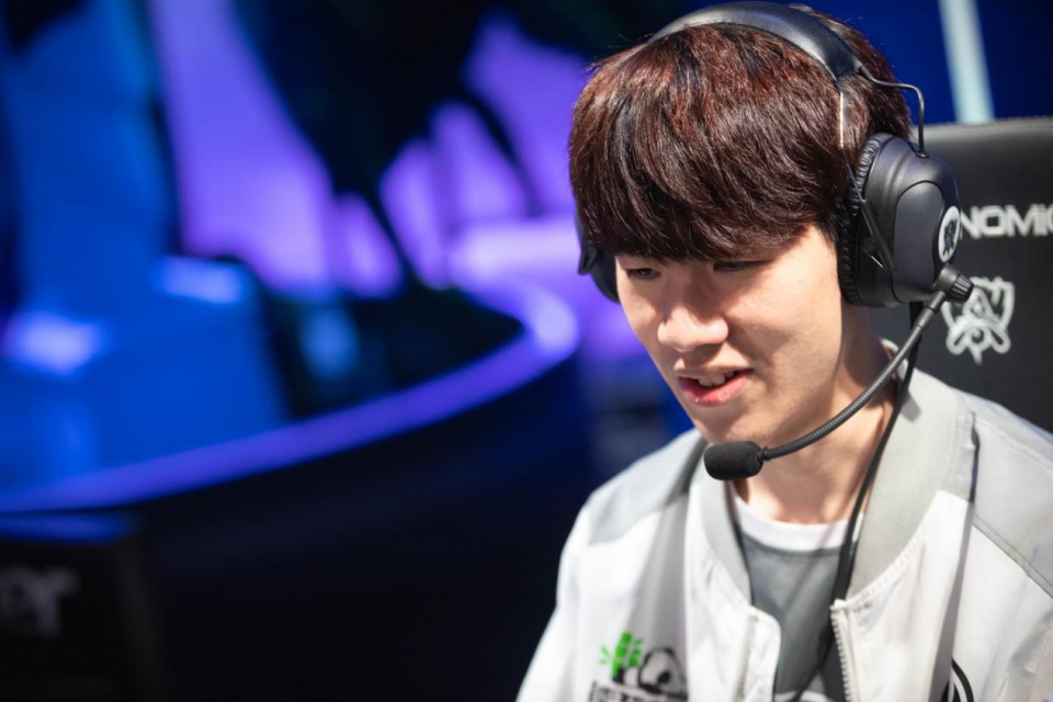 369经历：从汽修到给奶奶买房，LPL第一上单的“逆袭”人生